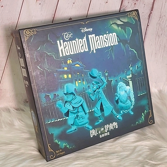 FUNKO DISNEY HAUNTED MANSION MAGIC KINGDOM PARK EDITION COLLECTIBLE BOARD GAME - Picture 4 of 12